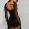 Vestido Tivoli de manga larga con cuello vuelto y adornos en negro