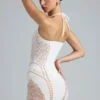 Vestido Tori con cuello halter y adornos en color marfil