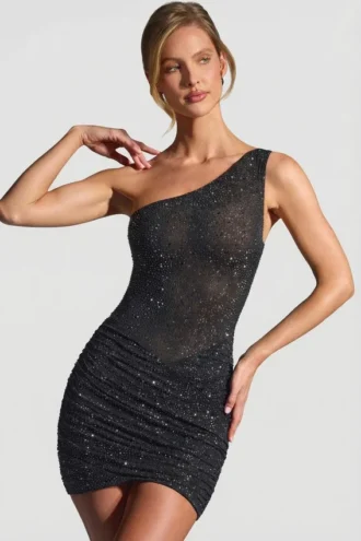 Vestido Zahira con adornos y un solo hombro en negro